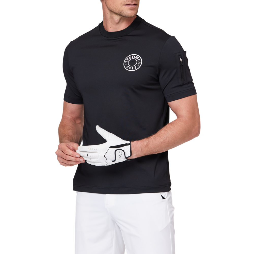 クルーネックの機能性半袖シャツ