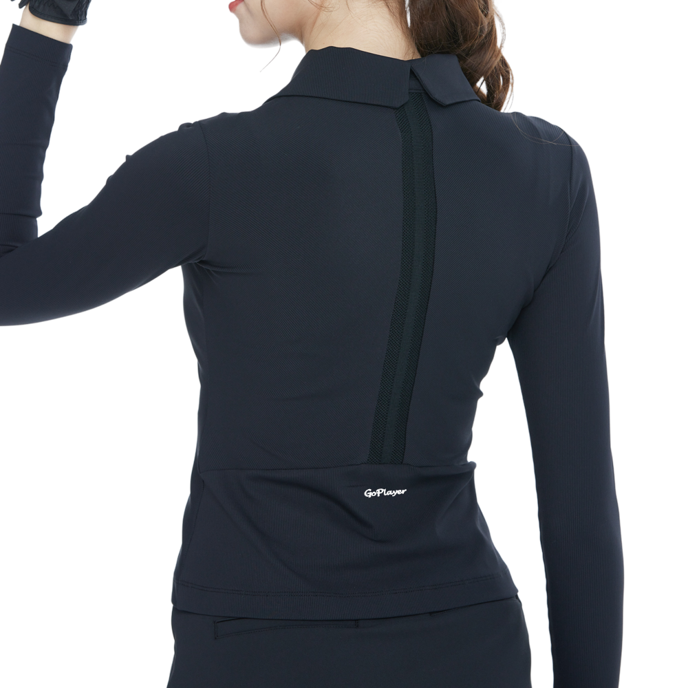 長袖の黒いカーディガン。