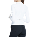 長袖の白いカーディガン