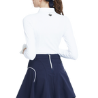 カラーブロッキングの白い長袖トップス