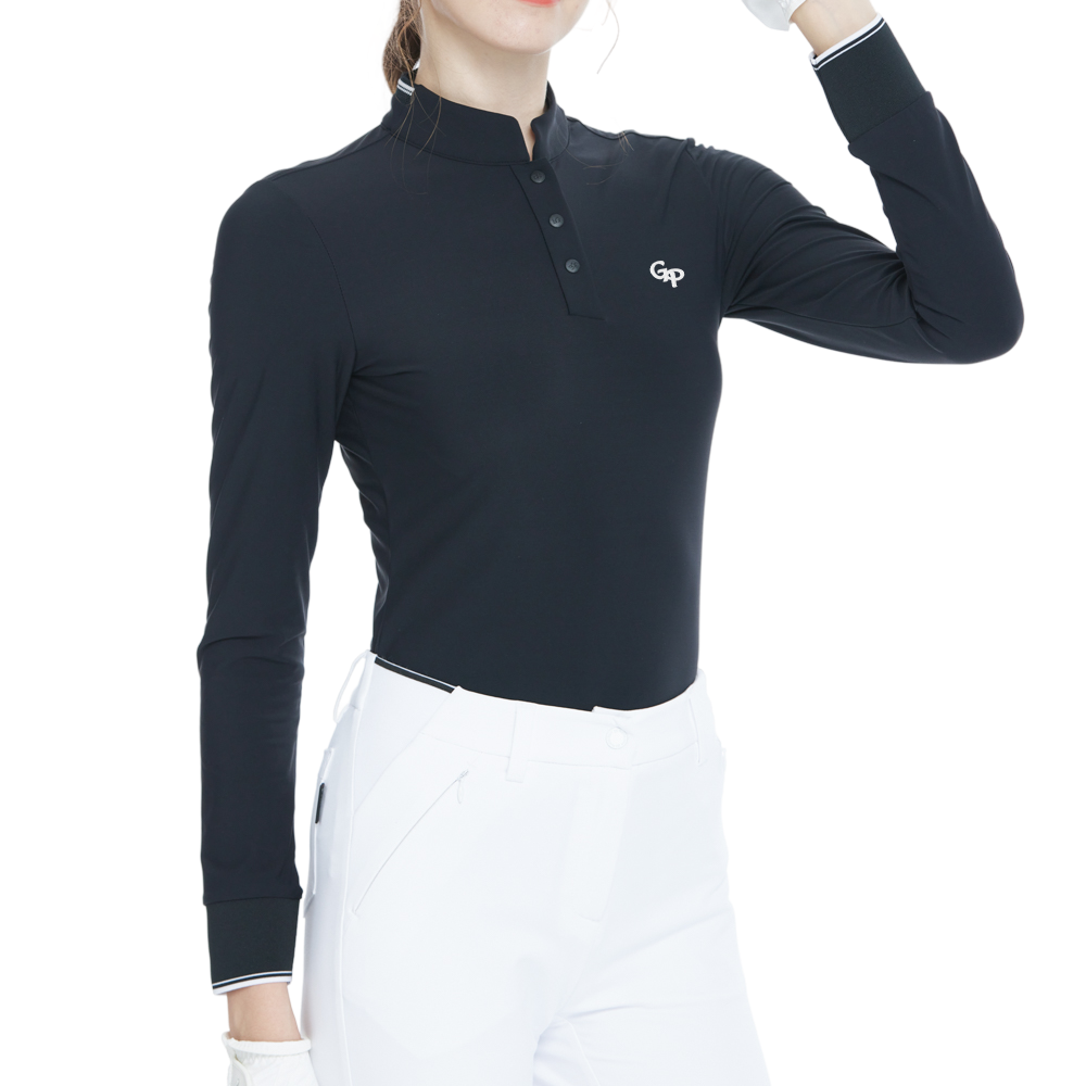 スタンドカラーの黒の長袖トップス