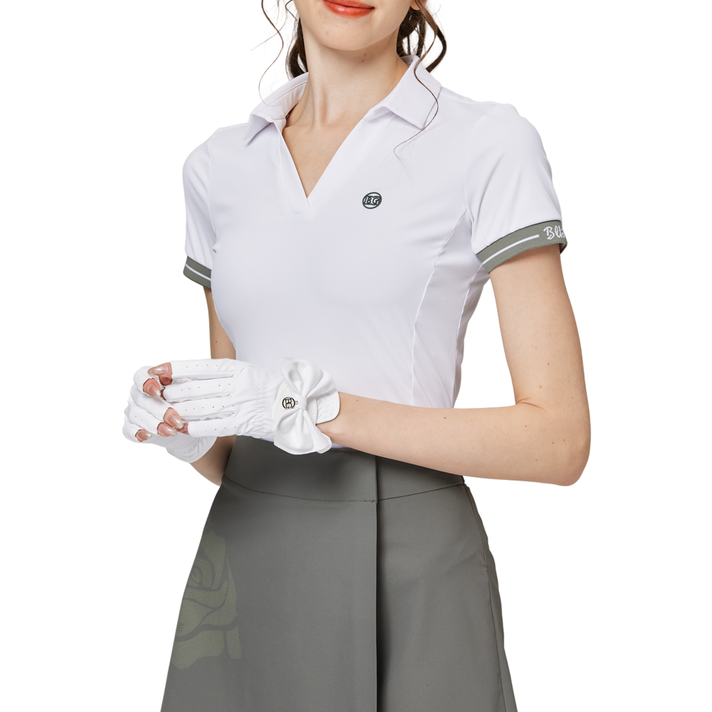 Vネックのレディース半袖トップス