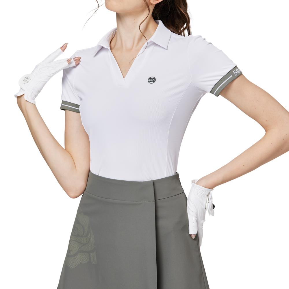 Vネックのレディース半袖トップス